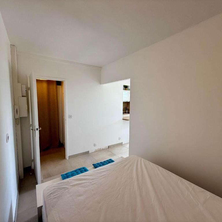 B084-Confort et serenite piscine et stationnement - Apartment - 13