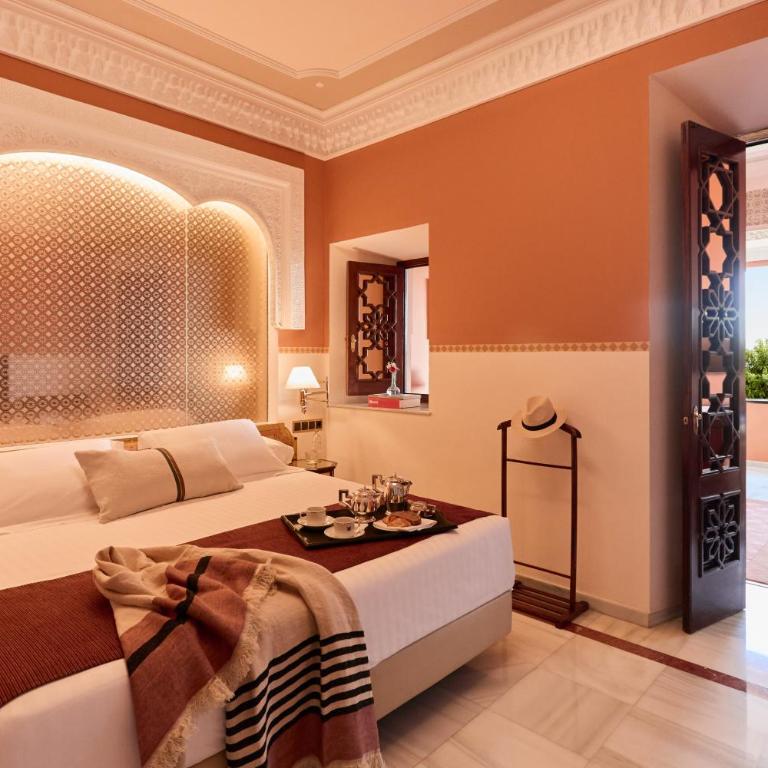 Alhambra Palace Hotel - One-Bedroom King Suite - 5