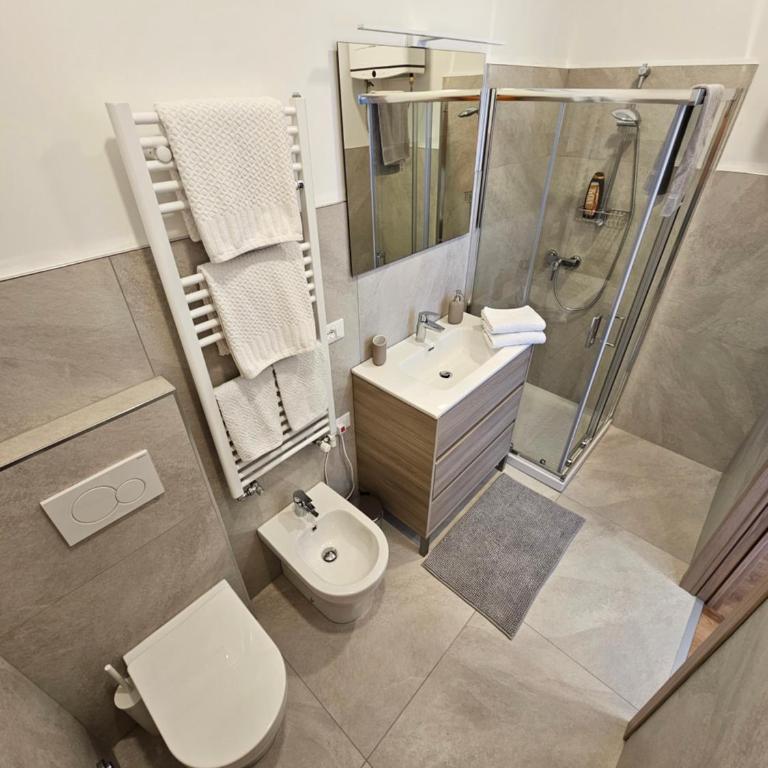 Lunis - Double Room with Private Bathroom - 3