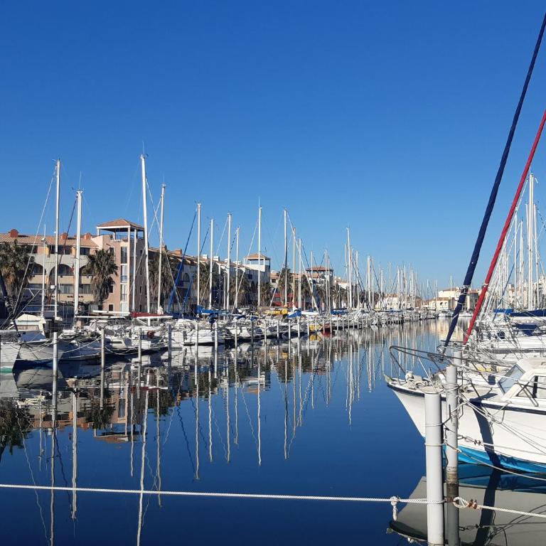 Port Leucate: Appartement T3 Duplex Climatisé, 6 Pers, Face à la Mer, Parking - FR-1-798-53 - Appartement - 24
