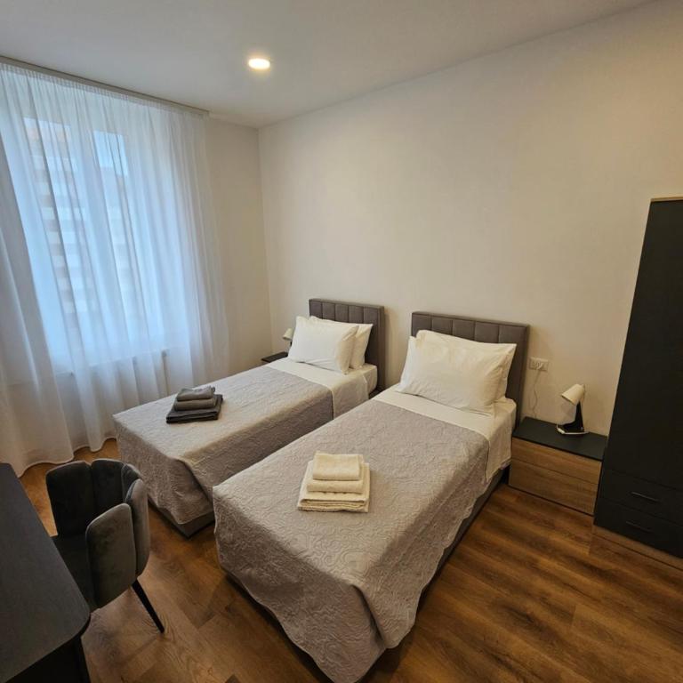 Lunis - Double Room with Private Bathroom - 1