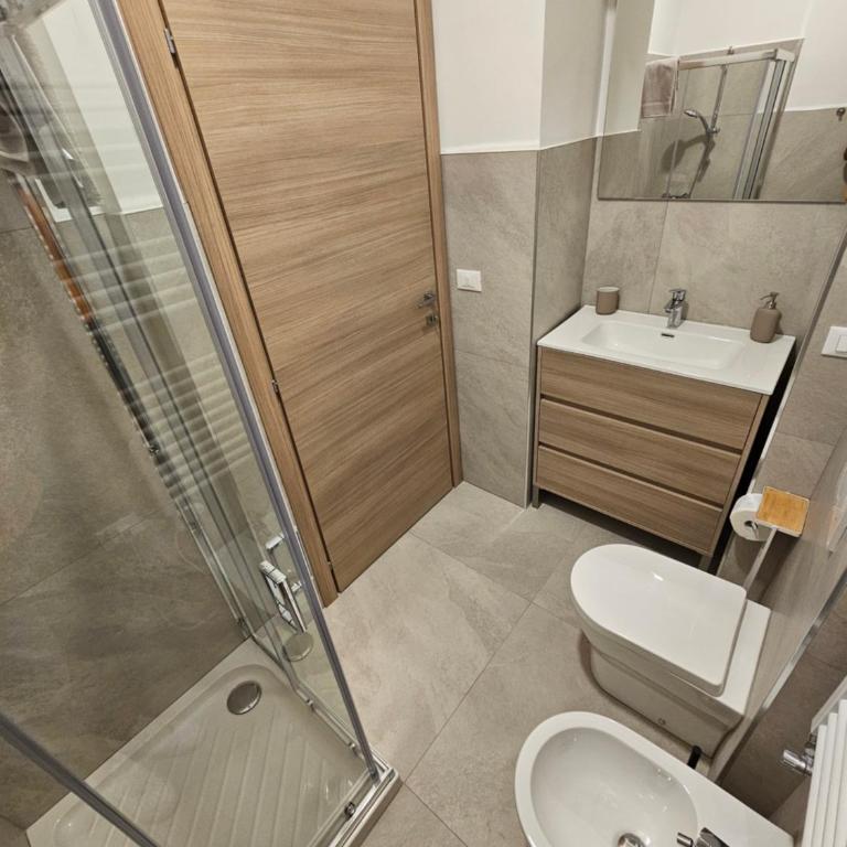 Lunis - Double Room with Private Bathroom - 3