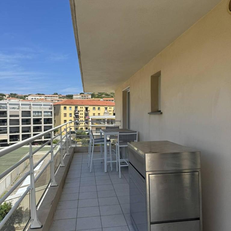 T3 d’Exception avec Vue Panoramique sur la Baie de Calvi - Appartement 2 Chambres - Vue sur Mer - 12