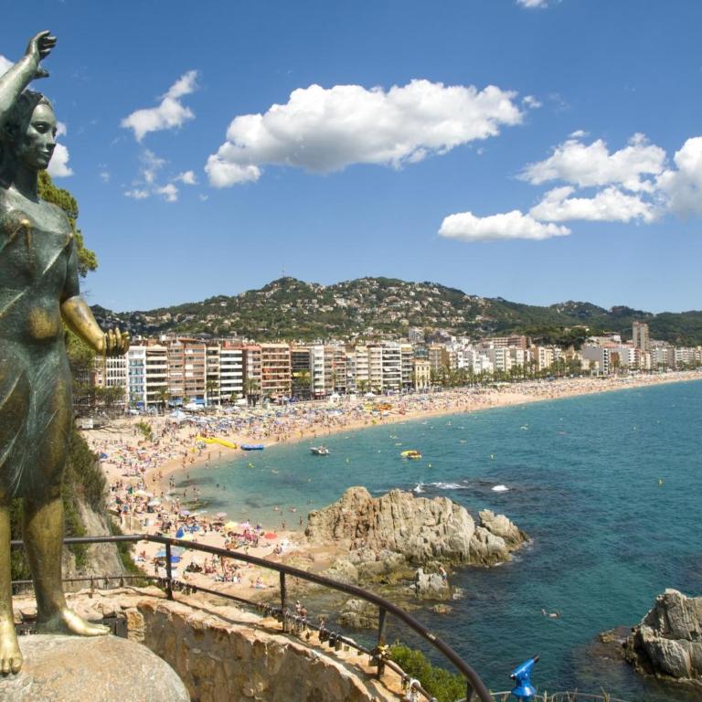 Apartment in Fenals near Stunning Beaches - Apartamento de 2 dormitorios - 49