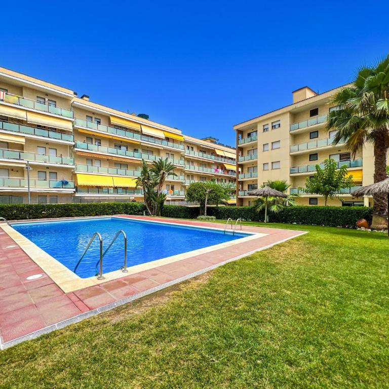 Apartment in Fenals near Beach & Saltwater Pool - Apartamento de 2 dormitorios - 1