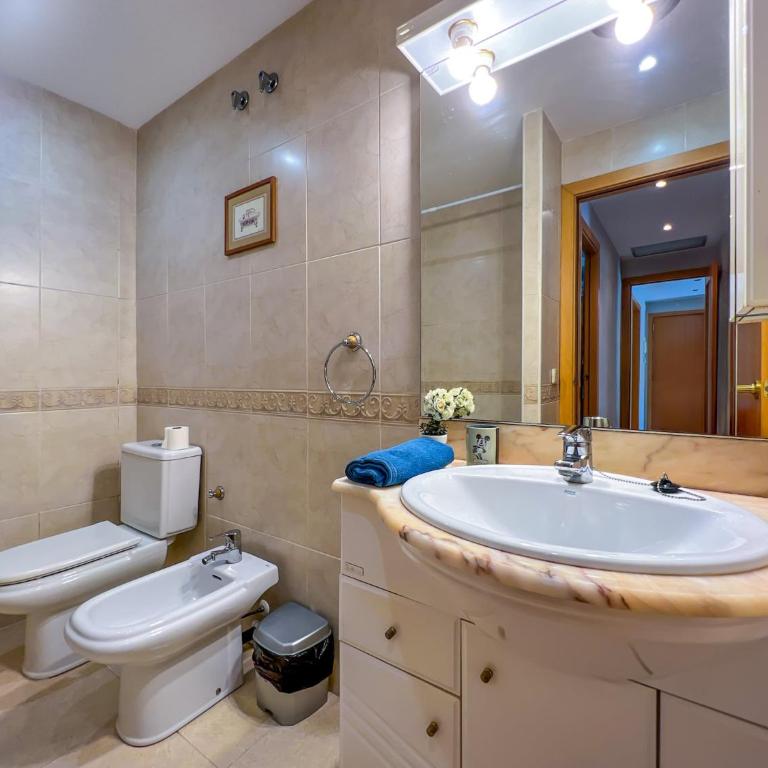 Apartment in Fenals near Beach & Saltwater Pool - Apartamento de 2 dormitorios - 21