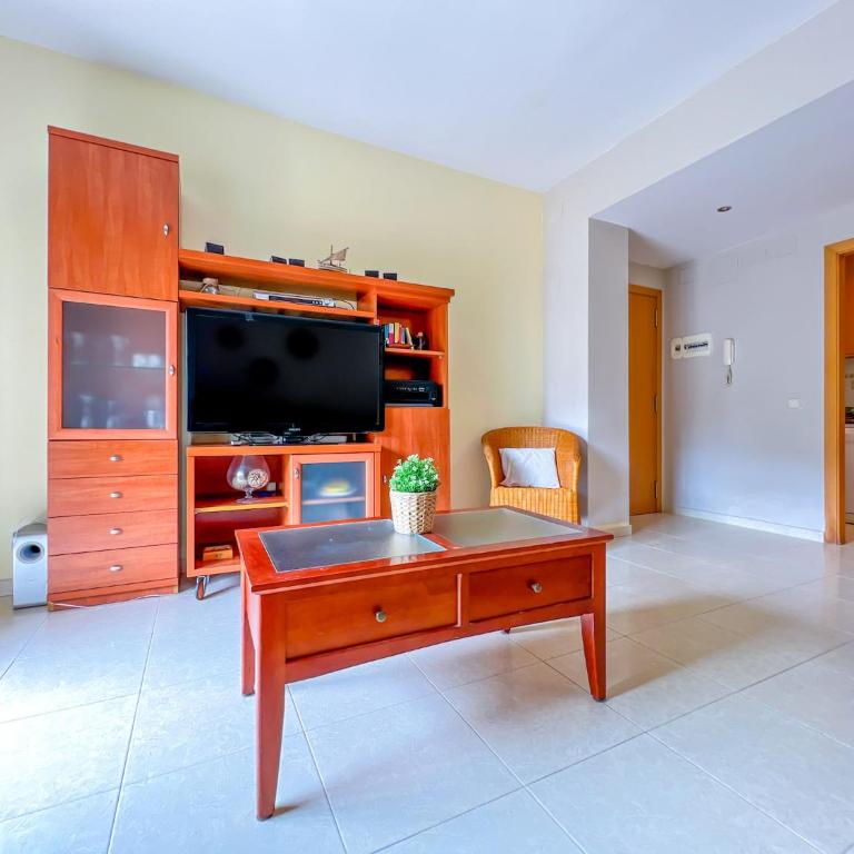 Apartment in Fenals near Beach & Saltwater Pool - Apartamento de 2 dormitorios - 13
