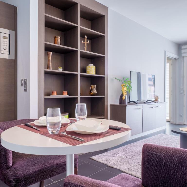 Apparthôtel Tempologis - St Germain à Grenoble - Appartement avec Balcon - 13