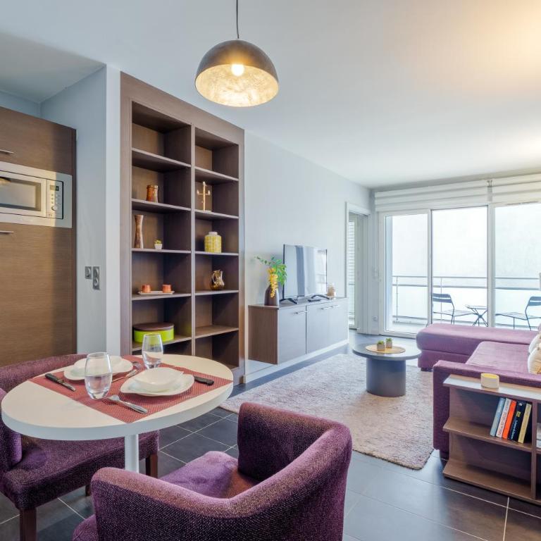 Apparthôtel Tempologis - St Germain à Grenoble - Appartement avec Balcon - 1