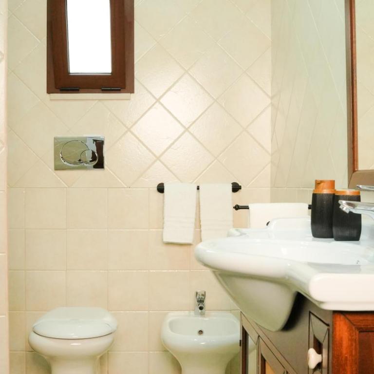 Uria Rooms & Suite B&B - Camera Matrimoniale con Balcone - 13