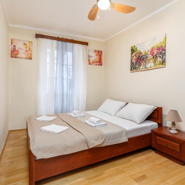 Apartment NICO - Two-Bedroom Apartment - 10