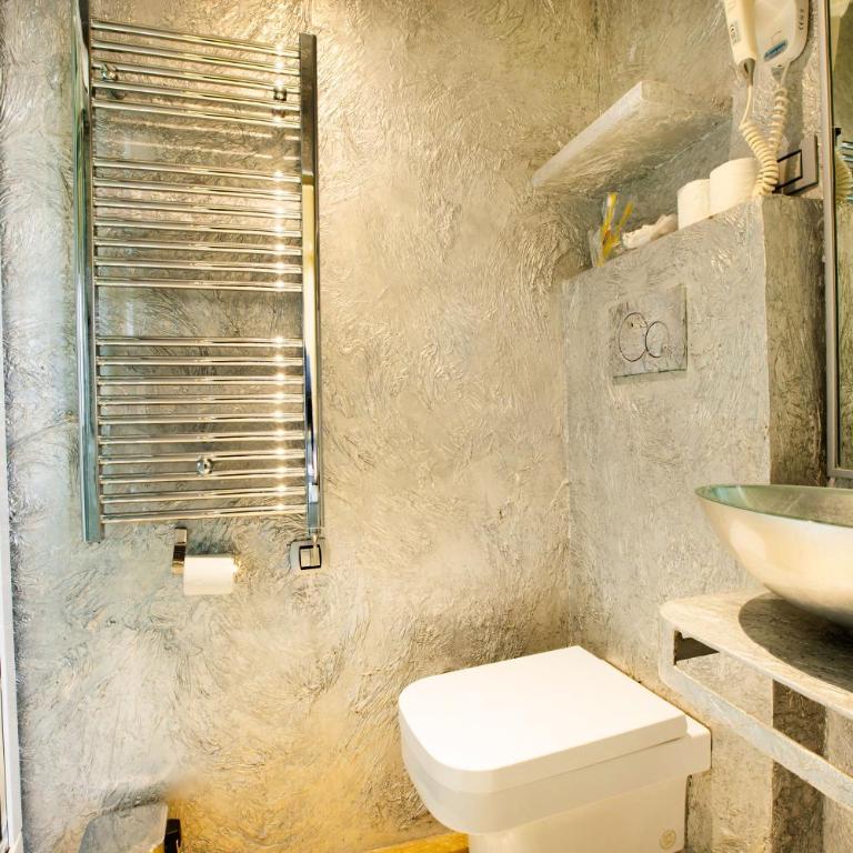 Magikrooms Luxury - Camera Matrimoniale con Balcone - 2