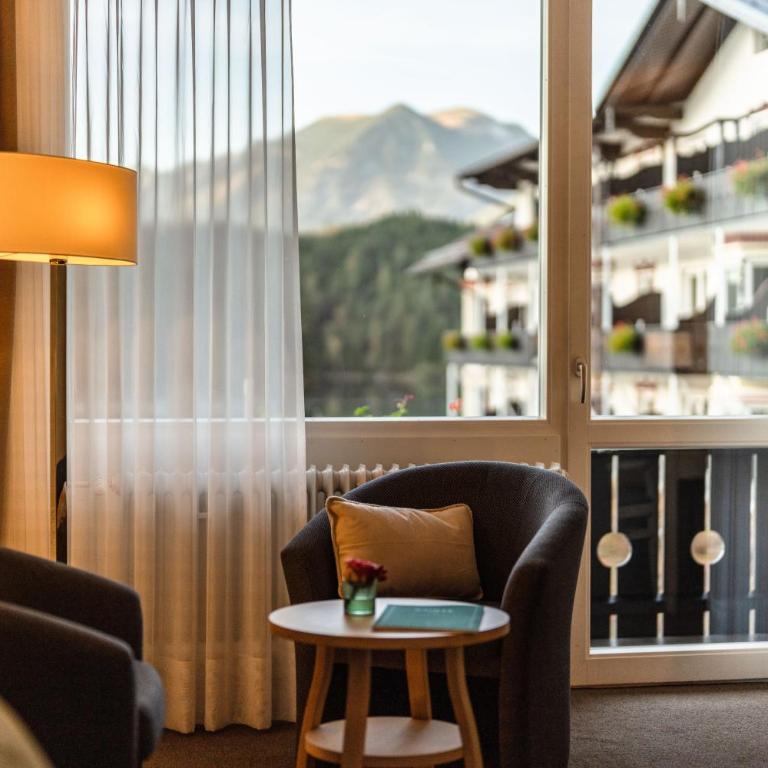 Eibsee Hotel - Doppel-/Zweibettzimmer mit Seeblick - 1