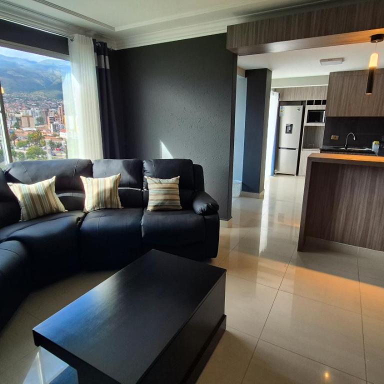 Premium Apartamentos Torre Azul - Three-Bedroom Apartment with Balcony - 2