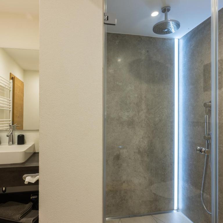 Dreimäderlhaus - Das vegetarische Boutique Hotel - Premium Familienzimmer mit Seeblick - 10