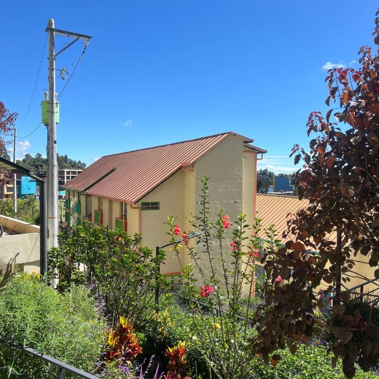 Un apartamento cálido y céntrico rodeado de jardines - Apartamento de 3 dormitorios - 2