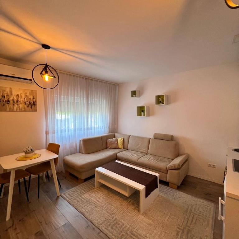 Apartmani Gandi - Two-Bedroom Apartment - 10