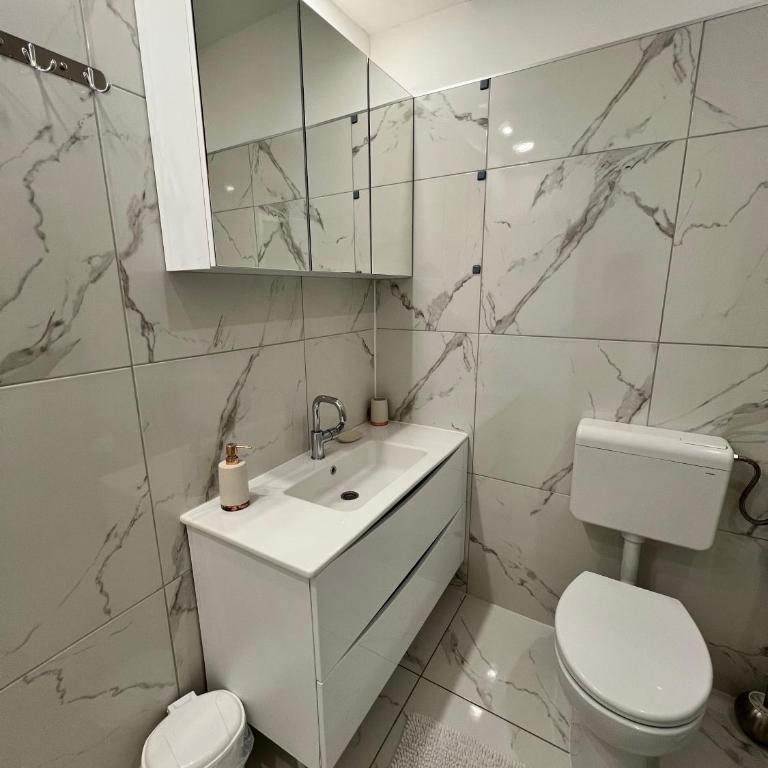 Apartmani Gandi - Two-Bedroom Apartment - 14
