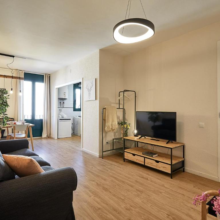 BBarcelona Clot Apartments - Three-Bedroom Apartment - 10
