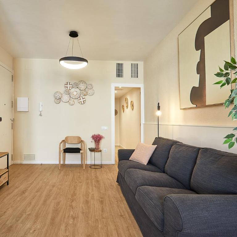 BBarcelona Clot Apartments - Three-Bedroom Apartment - 15