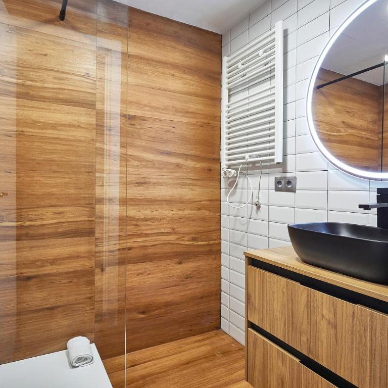 BBarcelona Clot Apartments - Three-Bedroom Apartment - 3