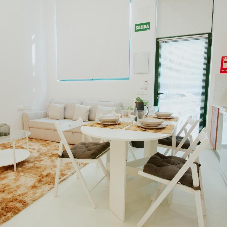 Apartment 2 City of Arts and Science Fast Wifi 2 - Two-Bedroom Apartment - 8