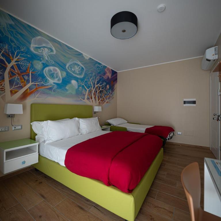 Via Toledo 156 Napoli Cozy Rooms - Camera Tripla con Balcone - 4
