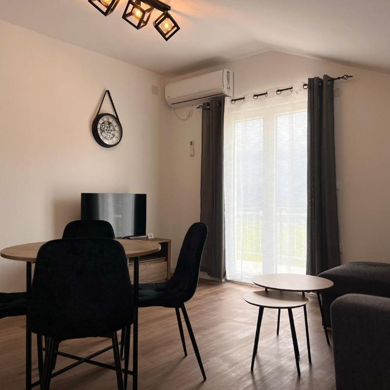Villa Bubanja with shared pool - One-Bedroom Apartment with Balcony and Sea View - 7