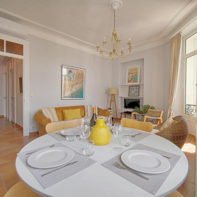 Lumineux 2 chambres, CARRE D'OR-COEUR DE CANNES A2B196 - Apartment mit Stadtblick - 10