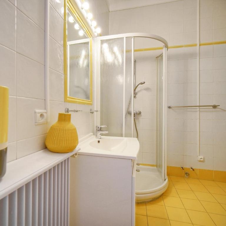Lumineux 2 chambres, CARRE D'OR-COEUR DE CANNES A2B196 - Apartment mit Stadtblick - 6