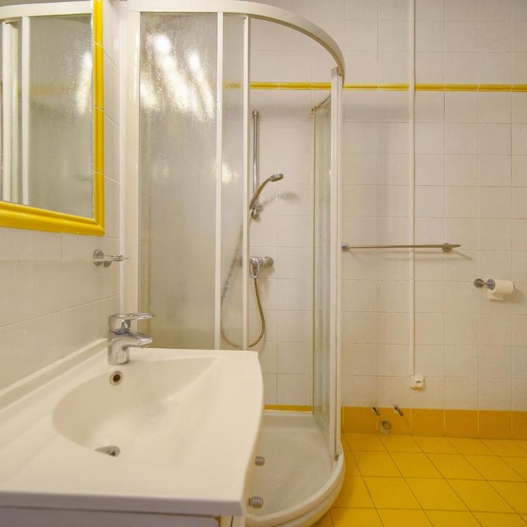 Lumineux 2 chambres, CARRE D'OR-COEUR DE CANNES A2B196 - Apartment mit Stadtblick - 16