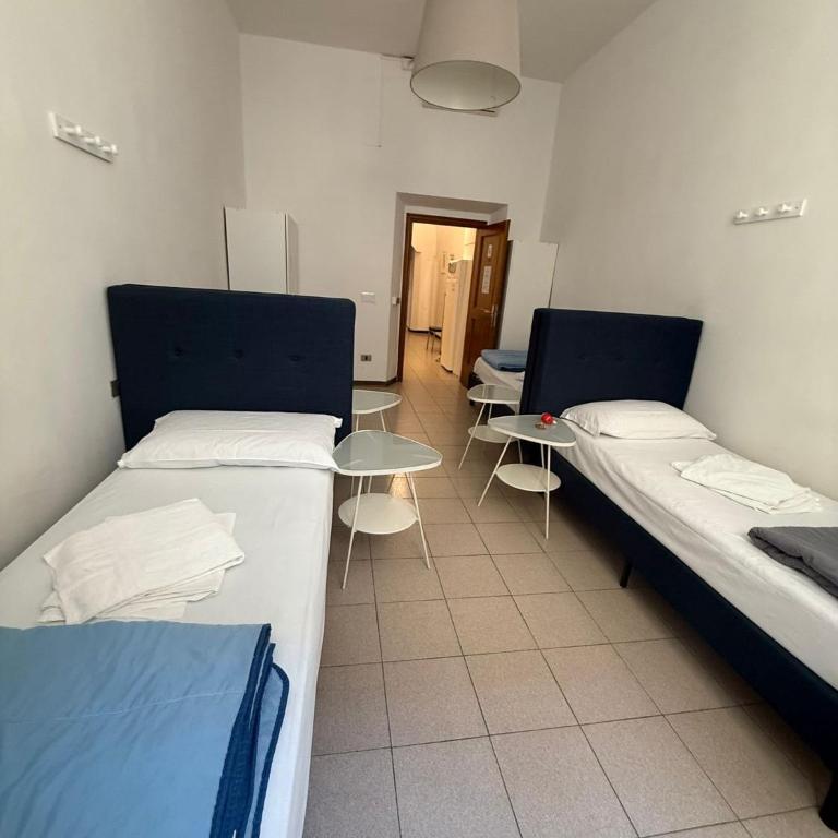 My Friends - Posto Letto in Dormitorio Femminile per 4 Persone - 14