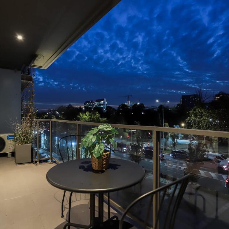 Prime Location In Las Condes Ideal For 3 - Apartamento - 4