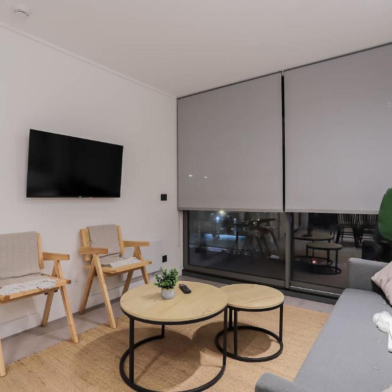Prime Location In Las Condes Ideal For 3 - Apartamento - 12