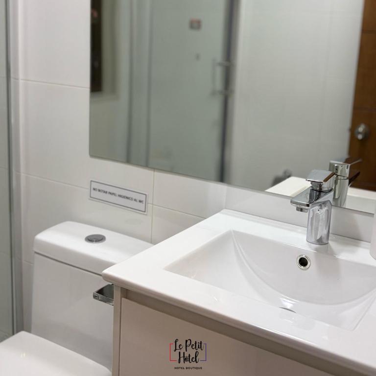 Hotel Le Petit - Habitación Doble con baño privado - 4