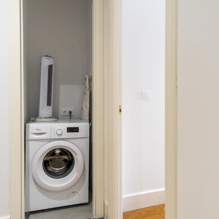 Bright Spacious 2BD - City center - Apartamento - 13