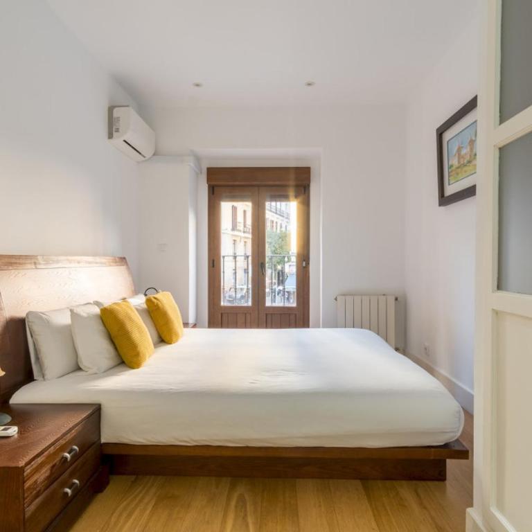 Bright Spacious 2BD - City center - Apartamento - 15