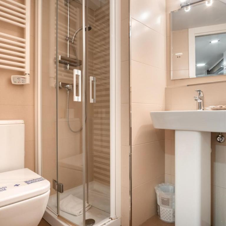 Central apt with 2 single bedrooms - Plaza Mayor - Two-Bedroom Apartment - 14