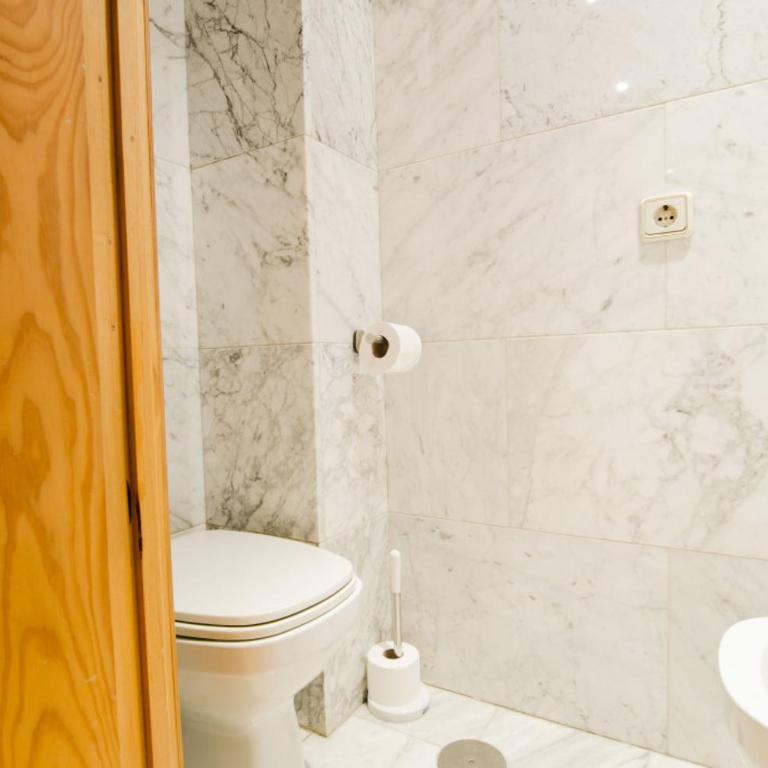 4 bedrooms 3.5 bathrooms furnished - Sol - functional spacious - Apartamento - 18