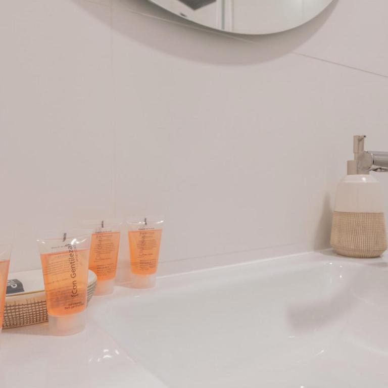 Bright and Refurbished-2BED 1BATH-Ventas - Two-Bedroom Apartment - 12