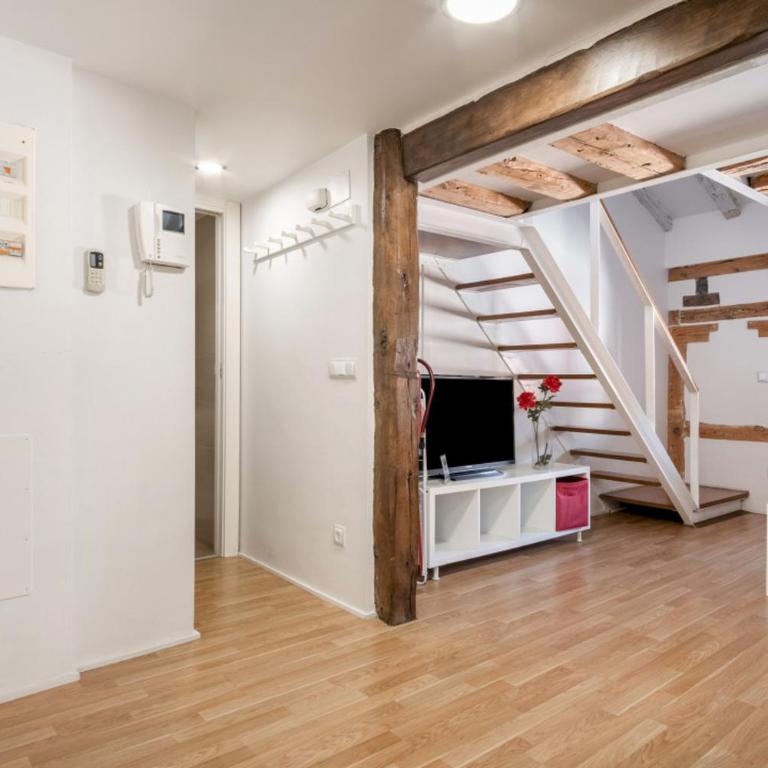 Central apt with 2 single bedrooms - Plaza Mayor - Two-Bedroom Apartment - 6