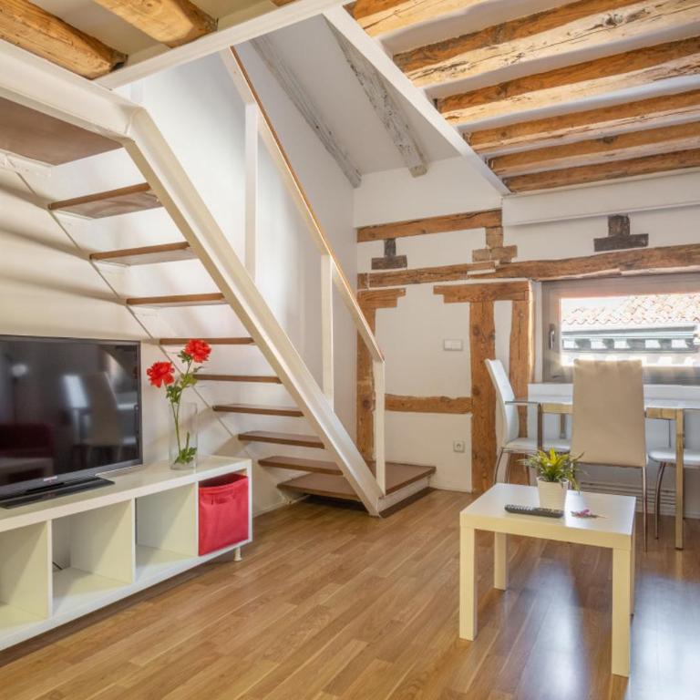 Central apt with 2 single bedrooms - Plaza Mayor - Two-Bedroom Apartment - 3
