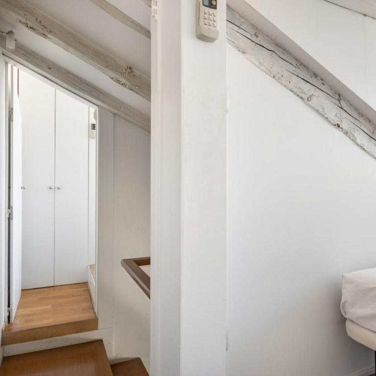 Central apt with 2 single bedrooms - Plaza Mayor - Two-Bedroom Apartment - 13