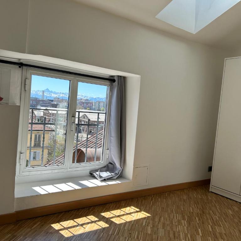 Centro Stazione Attico - Appartamento con 2 Camere da Letto - 4