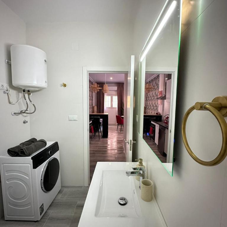 ART DECO BOUTIQUE Julia - Two-Bedroom Deluxe Apartment - 24