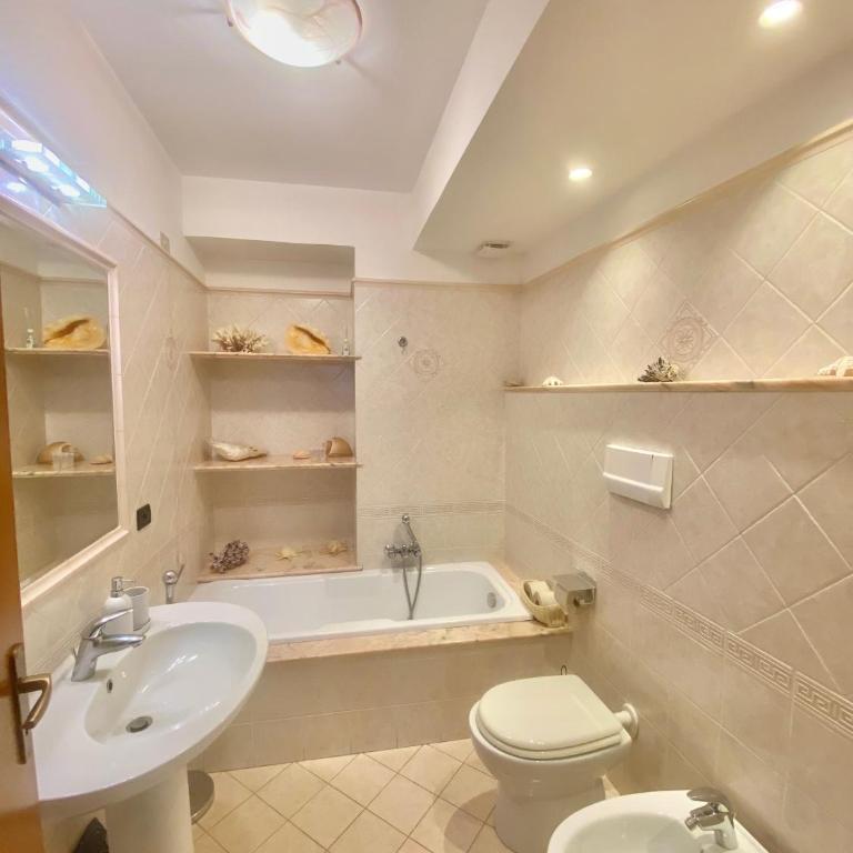 BellaVista Apartments - Superior Apartment - 22