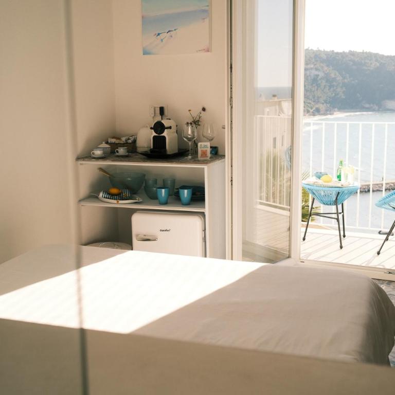 FICO D'INDIA - Camera Matrimoniale con Balcone e Vista Mare - 17