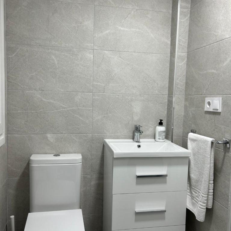 Aparts Zentrum Barrioverde - Apartamento de 3 dormitorios - 14