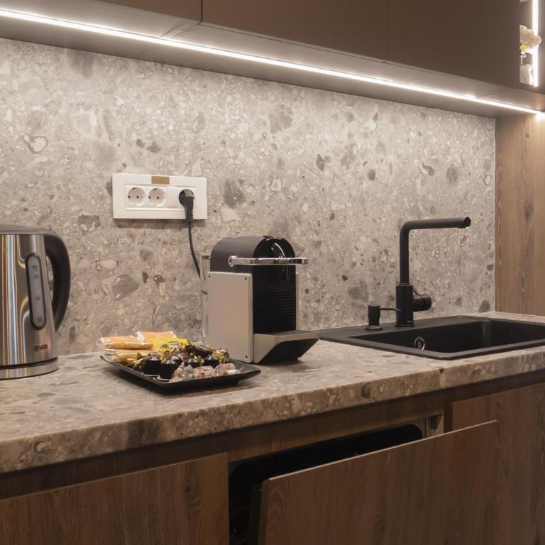 Boutique Moonlight Apartment - One-Bedroom Apartment - 10