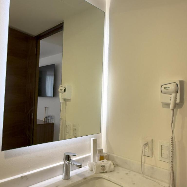 Hotel Casa Kavia Vallarta - Queen Room - 9